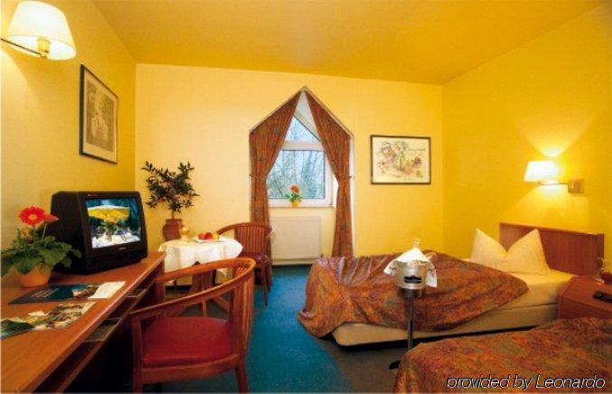 Biohotel Am Lunik Park Hohen Neuendorf Zimmer foto
